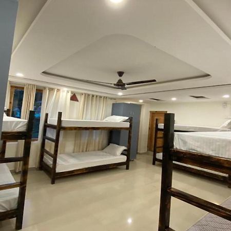 Madpackers Mcleodganj Hostel Dharamshala Bagian luar foto